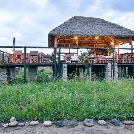 Отель Kazinga Wilderness Safari Camp Касесе Экстерьер фото