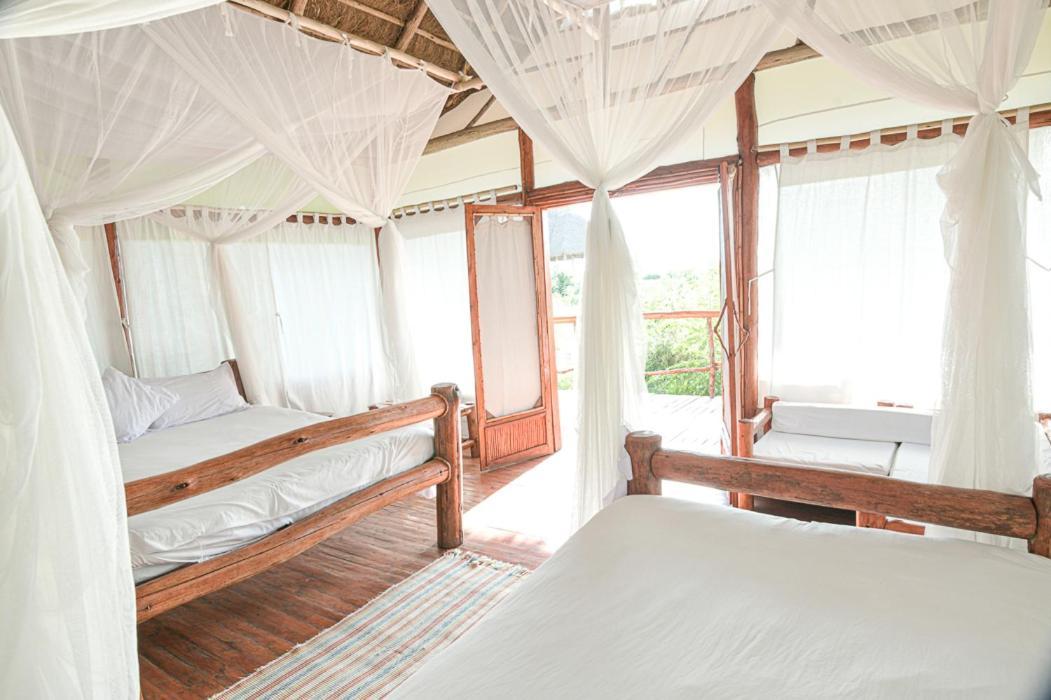 Отель Kazinga Wilderness Safari Camp Касесе Экстерьер фото