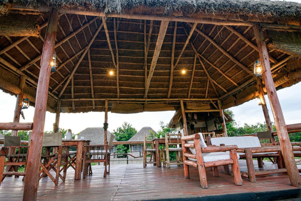 Отель Kazinga Wilderness Safari Camp Касесе Экстерьер фото