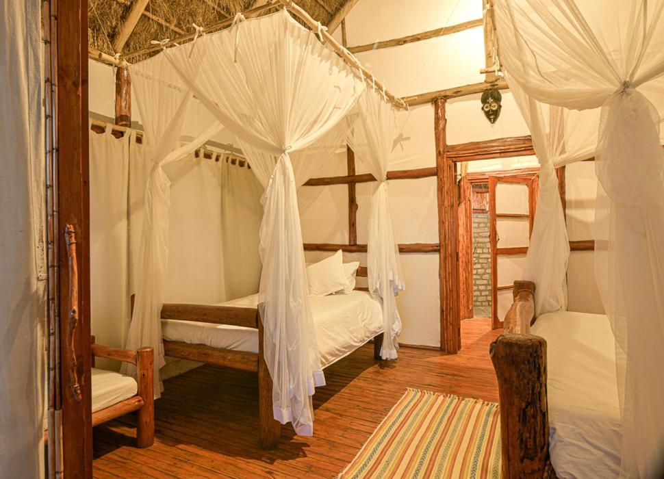 Отель Kazinga Wilderness Safari Camp Касесе Экстерьер фото