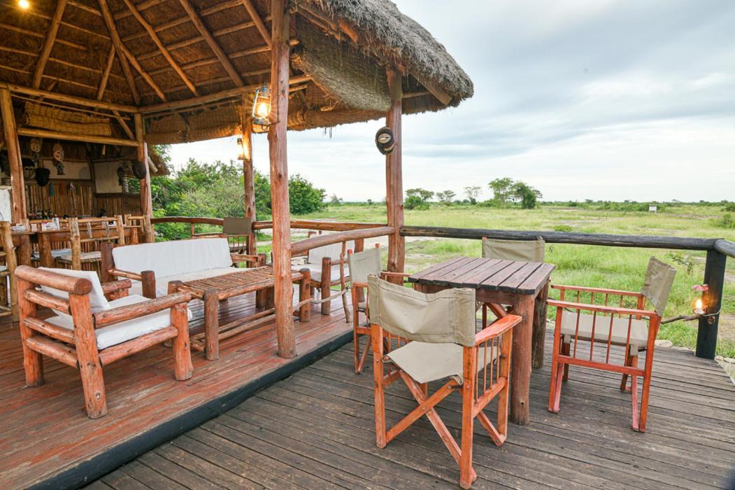 Отель Kazinga Wilderness Safari Camp Касесе Экстерьер фото